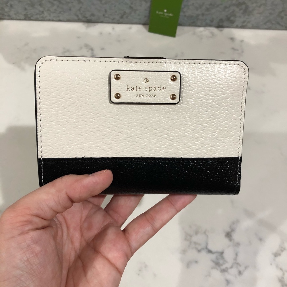 Kate Spade wallet - Picture 7 of 8